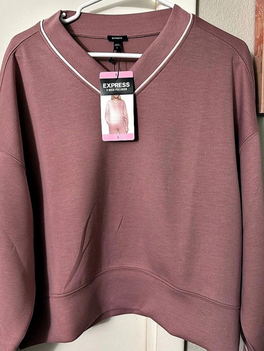 Express Women'Small V-Neck Pullover Sweatshirt Pink Small